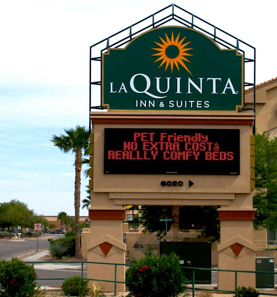 La Quinta Hotel Digital Marquee Sign - LED Message Center Addisigns